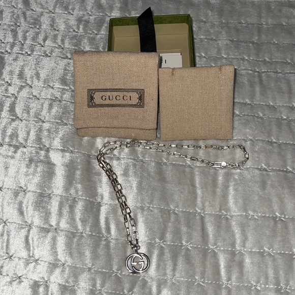🛑 SOLD 🛑Gucci Preloved necklace excellent condition GG logo come with box n DB - Picture 8 of 15